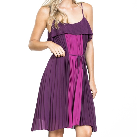 SLEEVELESS PLEATED TWO TONE PARTY DRESS - Picture 3 of 6